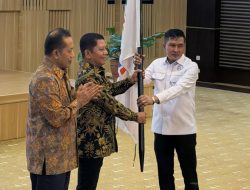 Menteri Koperasi Lantik Ekos Albar Sebagai Ketum IKA Ikopin