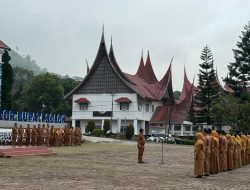 Plt. Kadisdukcapil Achmad Ilham Pimpin Apel Pagi, Tekankan Disiplin, Kebersihan, dan Perekamanan KTP Elektronik