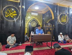 Sekdaprov Sumbar Laksanakan Tarawih Perdana di Masjid Baitul Haadi, Kecamatan Lubuk Begalung Kota Padang