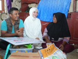 Pemprov Sumbar Bedah Rumah Warga Kurang Mampu di Solok, Wagub Vasko Salurkan Bantuan Rp25 Juta