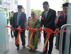 Gubernur Mahyeldi Dampingi Menteri PPPA Resmikan UPTD PPPA dan RPS Sijunjung