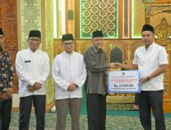 Wagub Sumbar Salurkan Bantuan untuk Mendukung Pengembangan Fasilitas Masjid Tangah Jua Bukittinggi