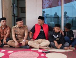 Bupati Jon Firman Pandu Serahkan Bantuan Rumah Layak Huni di Alahan Panjang