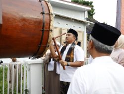 Wagub Vasko Apresiasi Kreativitas Warga Air Dingin Manfaatkan Kayu Bekas Banjir Jadi Tabuah Masjid