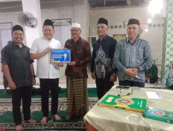 Safari Ramadan di Talaok Bayang Pessel, Ketua Komisi IV DPRD Sumbar Serahkan Bantuan Rp30 Juta