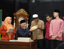 Subuh Mubarakah di Masjid Mukhlishin, Gubernur Mahyeldi Ajak Masyarakat Perkuat Peran Orang Tua dan Lingkungan Dalam Pembinaan Generasi Muda