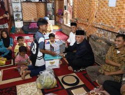 Gubernur Sumbar Serahkan Bantuan Bedah Rumah bagi Warga Kurang Mampu di Solok Selatan