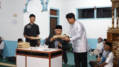Gubernur Akhiri Kegiatan Safari Ramadannya di Solok Selatan dengan Penyerahan Bantuan untuk Masjid Baiturrahman