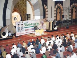 Peringati Nuzulul Qur’an di Masjid Raya Sumbar, Gubernur Mahyeldi Ajak Masyarakat Membumikan Nilai Al-Qur’an