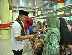 Wagub Vasko Ruseimy Salurkan Bantuan untuk Masjid dan Pelajar di Sungai Kambut