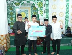 Tim Safari Ramadan Pemprov Sumbar Salurkan Berbagai Bantuan untuk Masyarakat Tanah Datar