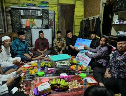 Sahur Tak Terduga untuk Penjual Es Tebu di Pariaman, Mahyeldi Datang Bawa Bantuan Bedah Rumah