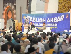 Dipadati Ribuan Jemaah, Polda Sumbar Gelar Tabliq Akbar Bersama Ustadz Abdul Somad