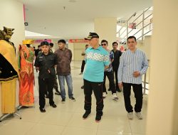 Tinjau Pasar Ateh Bukittinggi Saat Puncak Libur Lebaran, Gubernur Mahyeldi Tekankan Hospitality dan Kebersihan Kawasan Wisata