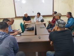Ramadan 2026, Muslim M Yatim Bagikan Nasi Berkah di 6 Titik daerah Bencana Sumbar