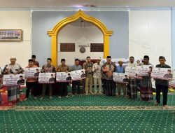 Safari Ramadan di Pessel, Muchlis Yusuf Abit Salurkan Bantuan Rp460 Juta untuk 8 Masjid dan 3 Mushala