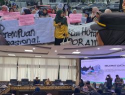 Anggota DPRD Sumbar Gino Irwan Terima Aksi Demo Terkait Tambang