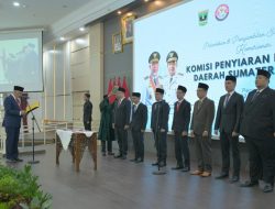 Gubernur Mahyeldi Lantik Komisioner KPID Sumbar Periode 2026–2029