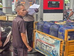 Polsek Pasaman Barat Lakukan Pengecekan Pendistribusian BBM Jenis Solar di SPBU Nagari Sariak Kecamatan Luhak Nan Duo
