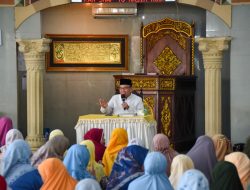 Wakil Walikota Maigus Nasir Berikan Tausiah dalam Acara Halal bi Halal Aisyiah Masjid Kebenaran