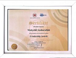 Gubernur Mahyeldi Terima Penghargaan “Leadership Award” dari IAI Sumbar