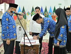Sekdaprov Sumbar Lantik 8 Pejabat Administrator di Lingkungan Pemprov Sumbar