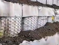 Nindya Karya Jelaskan Penanganan Bronjong Pasir di Kuranji, Fokus Cegah Abrasi Sungai