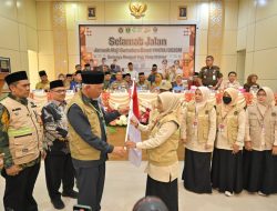 Gubernur Mahyeldi Lepas Keberangkatan 384 Calon Jemaah Haji Kloter 1 Embarkasi Padang tahun 1447 H/2026 M