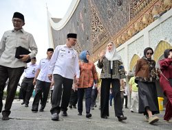 Dampingi Kunjungan Kerja Menteri Pariwisata, Mahyeldi Dorong Pengembangan Pariwisata dan Bandara Mentawai