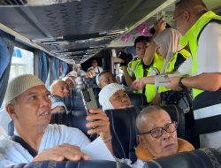 Andre Rosiade Lepas Kloter 14 Embarkasi Padang, Jamaah Haji Sumbar Dapat Tambahan 100 Riyal