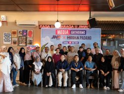 JNE Gelar Media Gathering, Hadirkan Pusat Oleh Oleh Ummi Aufa Hakim
