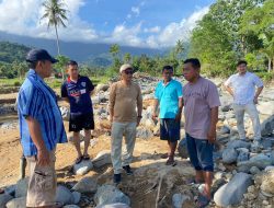 Evi Yandri Tinjau Langsung Lokasi Batang Guo yang Diterjang Banjir