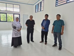 Wakil Ketua DPRD Padang Jupri Tinjau Pembangunan Ruang BK SMPN 6 dari Dana Pokir