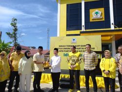 Salurkan 17 Hewan Kurban, Khairunas: Golkar Harus Hadir Ditengah Masyarakat