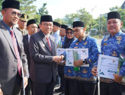 Pemko Padang Serahkan Sertifikat UKS/M Kepada 13 Sekolah di Hari Lahir Pancasila