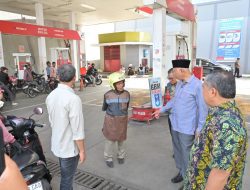 Sidak SPBU, Gubernur Mahyeldi Minta Pengawasan Distribusi BBM Subsidi Diperketat