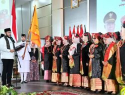 Fadly Amran Resmi Lantik Bundo Kanduang IKTD Sumbar, Tegaskan Perempuan Minang Garda Terdepan Pelestari Adat
