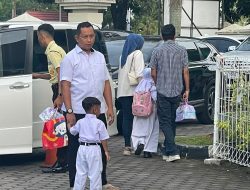 Imbauan Gubernur Mahyedli Direspons Positif, Banyak Ayah Antar Anak pada Hari Pertama Sekolah