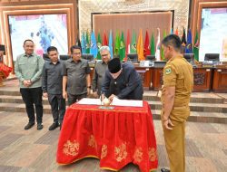 Ranperda Pertanggungjawaban APBD 2025 Disetujui, Mahyeldi: Masukan DPRD Jadi Evaluasi Perbaikan Tata Kelola