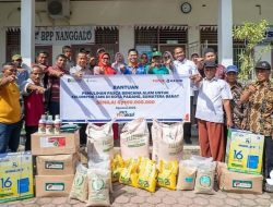 Petani Terdampak Banjir di Padang Dapat Bantuan Rp100 Juta dari Pupuk Kaltim