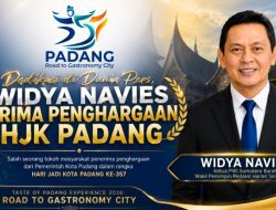 Ketua PWI Widya Navies Salah Satu Tokoh Penerima Penghargaan di HJK 357 Kota Padang