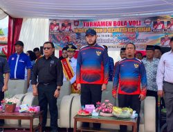 Muslim M. Yatim Buka Turnamen Bola Voli Se-Kecamatan Koto Tangah Padang Cup I