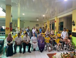 Hangat dan Penuh Kebersamaan, Harneli Mahyeldi Rayakan Hari Jadi Sumbar Bersama Penghuni Panti Jompo