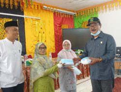 Kabut Asap Ganggu Kualitas Udara, H. Daswippetra Salurkan 20 Ribu Masker untuk Warga dan Pelajar Solok