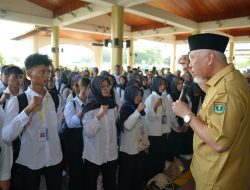 Lepas 340 Penerima Beasiswa Sawit, Gubernur Mahyeldi : Jangan Sia-siakan Kesempatan