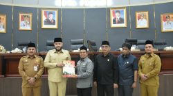 Muharlion Pimpin Rapat Paripurna DPRD Padang, Masa Sidang III Ditutup dan Masa Sidang I 2026 Dibuka
