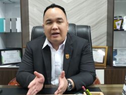 Wakil Ketua DPRD Sumbar Nanda Satria Imbau Warga Kurangi Aktifitas Luar Ruangan Ditengah Kabut Asap