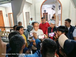 Bank Nagari Salurkan 400 Bungkus Nasi untuk Korban Banjir Padang, Fadly Amran Apresiasi Respons Cepat