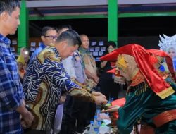Bupati Welly Suhery Resmi Buka Acara Pentas Seni dan Kreativitas Anak Nagari Lubuk Sikaping